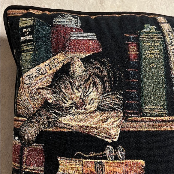 Charles Wysocki. Max in the Stacks. Woven Tapestry Pillow. NWOT. 16x16” - Picture 2 of 6